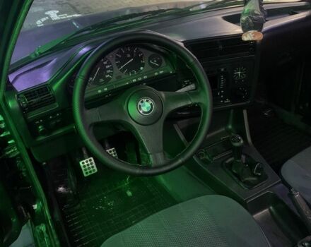 Сірий БМВ 3 Серія, об'ємом двигуна 2 л та пробігом 320 тис. км за 1800 $, фото 2 на Automoto.ua