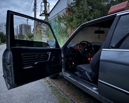 Серый БМВ 3 Серия, объемом двигателя 1.8 л и пробегом 250 тыс. км за 750 $, фото 4 на Automoto.ua