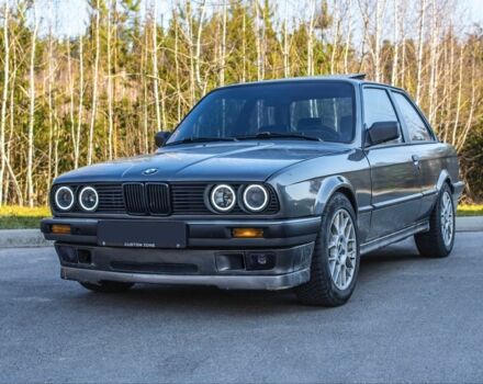 Серый БМВ 3 Серия, объемом двигателя 2.5 л и пробегом 999 тыс. км за 4874 $, фото 2 на Automoto.ua