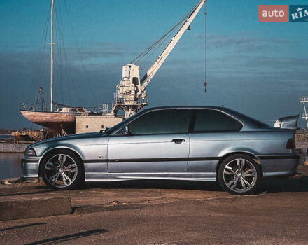 Серый БМВ 3 Серия, объемом двигателя 2.5 л и пробегом 296 тыс. км за 7500 $, фото 1 на Automoto.ua