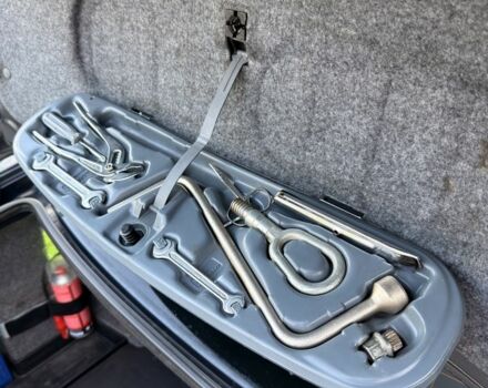 Серый БМВ 3 Серия, объемом двигателя 2.2 л и пробегом 222 тыс. км за 8200 $, фото 23 на Automoto.ua