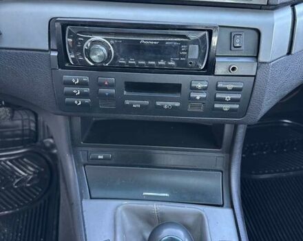 Серый БМВ 3 Серия, объемом двигателя 1.8 л и пробегом 381 тыс. км за 2950 $, фото 16 на Automoto.ua