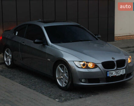 БМВ 3 Серія 2007 у Дубно на Automoto.ua Сірий БМВ 3 Серія, об'ємом двигуна 2.99 л та пробігом 230 тис. км за 12000 $, фото 4 на Automoto.ua
