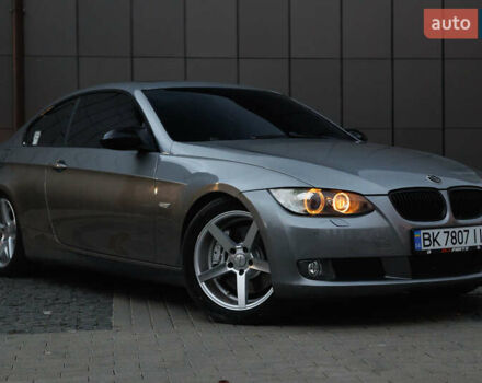 БМВ 3 Серія 2007 у Дубно на Automoto.ua Сірий БМВ 3 Серія, об'ємом двигуна 2.99 л та пробігом 230 тис. км за 12000 $, фото 7 на Automoto.ua
