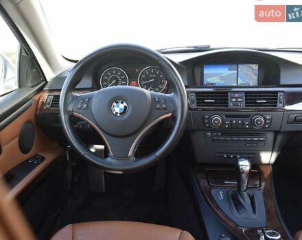 Серый БМВ 3 Серия, объемом двигателя 3 л и пробегом 132 тыс. км за 8400 $, фото 6 на Automoto.ua