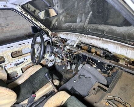 Серый БМВ 3 Серия, объемом двигателя 0 л и пробегом 100 тыс. км за 300 $, фото 1 на Automoto.ua