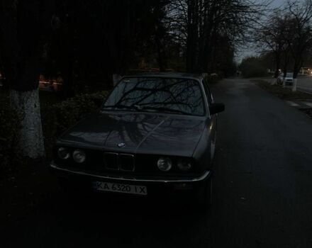 Серый БМВ 3 Серия, объемом двигателя 2 л и пробегом 400 тыс. км за 1300 $, фото 8 на Automoto.ua