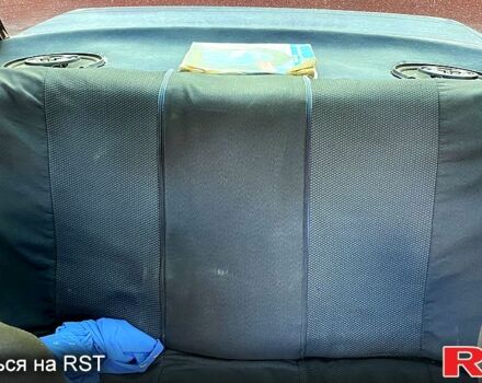 Серый БМВ 3 Серия, объемом двигателя 1.8 л и пробегом 326 тыс. км за 2500 $, фото 7 на Automoto.ua