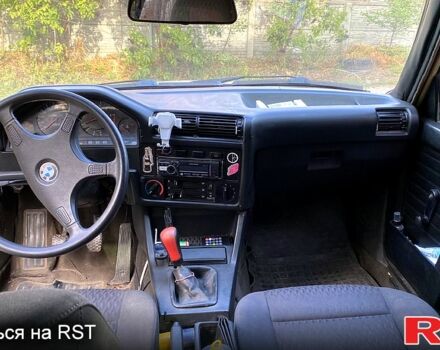 Серый БМВ 3 Серия, объемом двигателя 1.8 л и пробегом 326 тыс. км за 2500 $, фото 9 на Automoto.ua