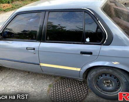 Серый БМВ 3 Серия, объемом двигателя 1.8 л и пробегом 326 тыс. км за 2500 $, фото 5 на Automoto.ua