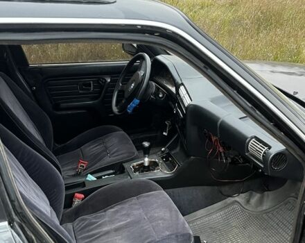 Серый БМВ 3 Серия, объемом двигателя 1.8 л и пробегом 300 тыс. км за 951 $, фото 5 на Automoto.ua