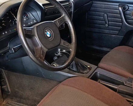 Серый БМВ 3 Серия, объемом двигателя 1.8 л и пробегом 300 тыс. км за 1200 $, фото 3 на Automoto.ua