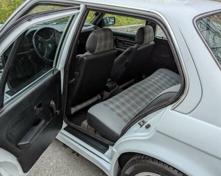 Серый БМВ 3 Серия, объемом двигателя 2.8 л и пробегом 360 тыс. км за 7500 $, фото 19 на Automoto.ua