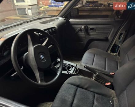 Серый БМВ 3 Серия, объемом двигателя 1.8 л и пробегом 333 тыс. км за 1200 $, фото 21 на Automoto.ua