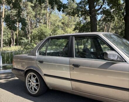 Сірий БМВ 3 Серія, об'ємом двигуна 1.8 л та пробігом 250 тис. км за 2600 $, фото 3 на Automoto.ua