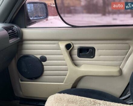 Серый БМВ 3 Серия, объемом двигателя 1.6 л и пробегом 200 тыс. км за 1000 $, фото 6 на Automoto.ua