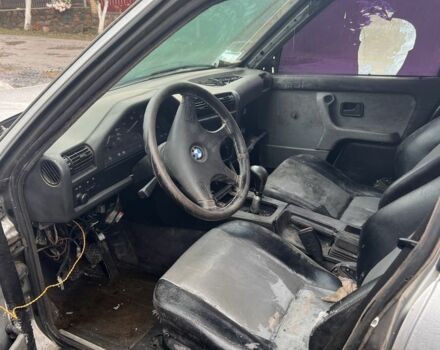 Серый БМВ 3 Серия, объемом двигателя 2.4 л и пробегом 200 тыс. км за 600 $, фото 4 на Automoto.ua