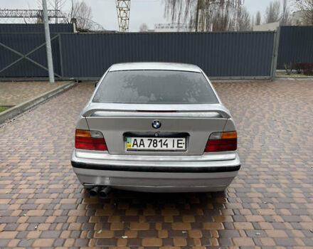 Сірий БМВ 3 Серія, об'ємом двигуна 1.8 л та пробігом 370 тис. км за 1700 $, фото 4 на Automoto.ua