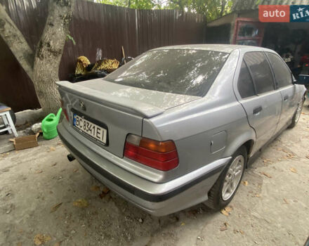 Сірий БМВ 3 Серія, об'ємом двигуна 2.5 л та пробігом 300 тис. км за 1800 $, фото 5 на Automoto.ua
