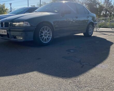 Серый БМВ 3 Серия, объемом двигателя 2 л и пробегом 39 тыс. км за 2500 $, фото 1 на Automoto.ua