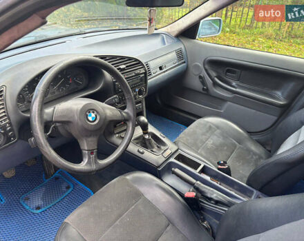 Серый БМВ 3 Серия, объемом двигателя 2 л и пробегом 295 тыс. км за 2300 $, фото 10 на Automoto.ua