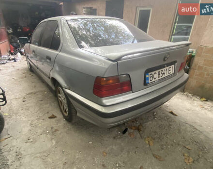 Сірий БМВ 3 Серія, об'ємом двигуна 2.5 л та пробігом 300 тис. км за 1800 $, фото 6 на Automoto.ua