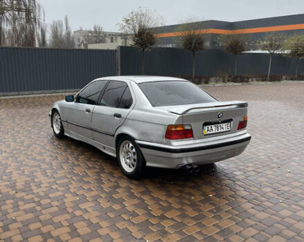 Сірий БМВ 3 Серія, об'ємом двигуна 1.8 л та пробігом 370 тис. км за 1700 $, фото 5 на Automoto.ua