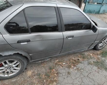 Сірий БМВ 3 Серія, об'ємом двигуна 1.8 л та пробігом 400 тис. км за 1000 $, фото 1 на Automoto.ua
