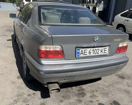 Серый БМВ 3 Серия, объемом двигателя 1.8 л и пробегом 300 тыс. км за 2499 $, фото 4 на Automoto.ua