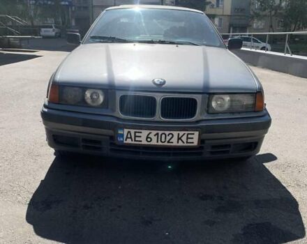 Серый БМВ 3 Серия, объемом двигателя 1.8 л и пробегом 300 тыс. км за 2499 $, фото 7 на Automoto.ua