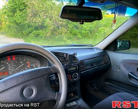 Серый БМВ 3 Серия, объемом двигателя 2.5 л и пробегом 589 тыс. км за 1599 $, фото 8 на Automoto.ua