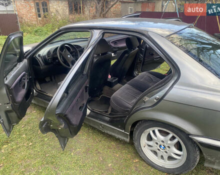 Серый БМВ 3 Серия, объемом двигателя 1.6 л и пробегом 330 тыс. км за 2200 $, фото 16 на Automoto.ua