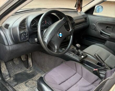 Серый БМВ 3 Серия, объемом двигателя 1.8 л и пробегом 300 тыс. км за 2700 $, фото 11 на Automoto.ua