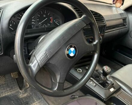 Серый БМВ 3 Серия, объемом двигателя 1.8 л и пробегом 300 тыс. км за 2700 $, фото 12 на Automoto.ua