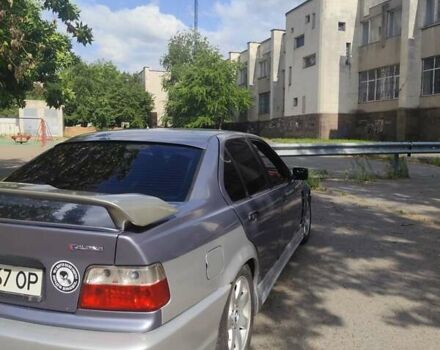 Серый БМВ 3 Серия, объемом двигателя 1.6 л и пробегом 360 тыс. км за 2600 $, фото 4 на Automoto.ua