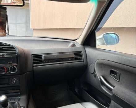 Серый БМВ 3 Серия, объемом двигателя 1.8 л и пробегом 300 тыс. км за 2700 $, фото 15 на Automoto.ua