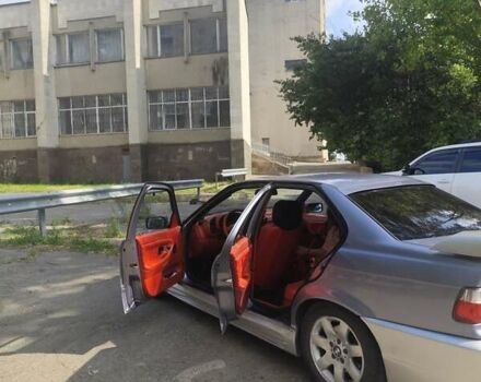 Серый БМВ 3 Серия, объемом двигателя 1.6 л и пробегом 360 тыс. км за 2600 $, фото 6 на Automoto.ua