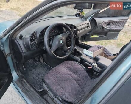 Сірий БМВ 3 Серія, об'ємом двигуна 1.8 л та пробігом 300 тис. км за 3000 $, фото 3 на Automoto.ua