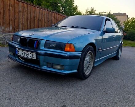 Серый БМВ 3 Серия, объемом двигателя 1.8 л и пробегом 300 тыс. км за 3000 $, фото 2 на Automoto.ua