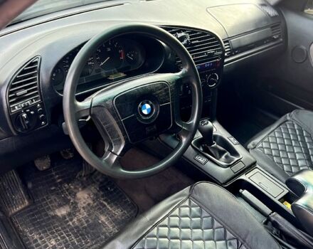 Сірий БМВ 3 Серія, об'ємом двигуна 1.8 л та пробігом 266 тис. км за 2100 $, фото 5 на Automoto.ua