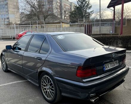 Сірий БМВ 3 Серія, об'ємом двигуна 1.8 л та пробігом 266 тис. км за 2100 $, фото 1 на Automoto.ua