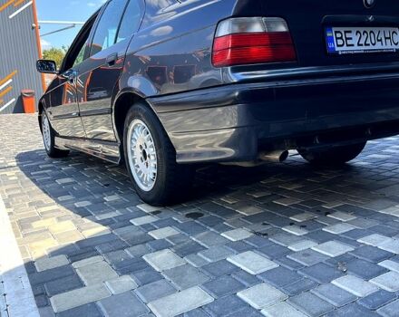 Сірий БМВ 3 Серія, об'ємом двигуна 1.8 л та пробігом 273 тис. км за 2200 $, фото 7 на Automoto.ua