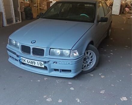 Серый БМВ 3 Серия, объемом двигателя 1.6 л и пробегом 350 тыс. км за 1500 $, фото 3 на Automoto.ua