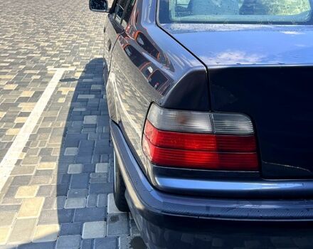 Сірий БМВ 3 Серія, об'ємом двигуна 1.8 л та пробігом 273 тис. км за 2200 $, фото 5 на Automoto.ua