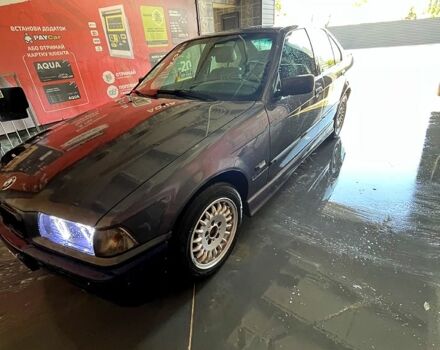 Сірий БМВ 3 Серія, об'ємом двигуна 1.8 л та пробігом 273 тис. км за 2200 $, фото 11 на Automoto.ua