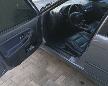 Серый БМВ 3 Серия, объемом двигателя 1.8 л и пробегом 350 тыс. км за 2300 $, фото 2 на Automoto.ua