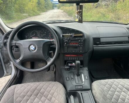 Серый БМВ 3 Серия, объемом двигателя 2.5 л и пробегом 227 тыс. км за 4800 $, фото 6 на Automoto.ua