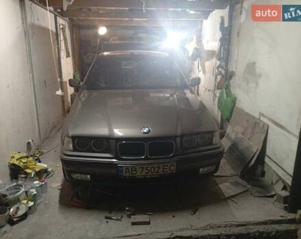 Серый БМВ 3 Серия, объемом двигателя 1.8 л и пробегом 200 тыс. км за 3000 $, фото 6 на Automoto.ua