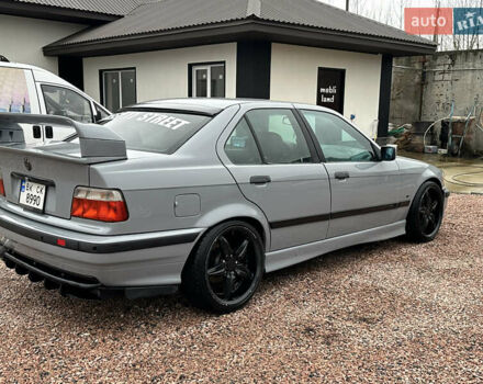 Серый БМВ 3 Серия, объемом двигателя 2.8 л и пробегом 333 тыс. км за 5900 $, фото 4 на Automoto.ua