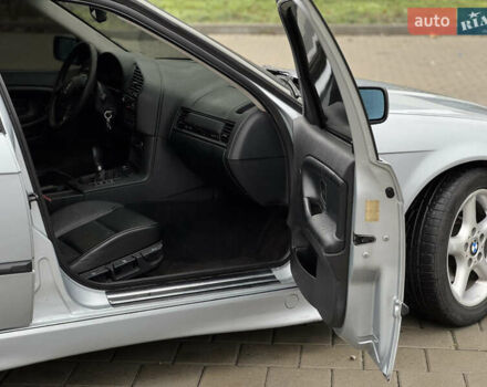 Серый БМВ 3 Серия, объемом двигателя 1.8 л и пробегом 254 тыс. км за 3550 $, фото 9 на Automoto.ua